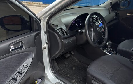 Hyundai Solaris II рестайлинг, 2011 год, 950 000 рублей, 8 фотография