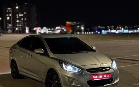 Hyundai Solaris II рестайлинг, 2011 год, 950 000 рублей, 3 фотография