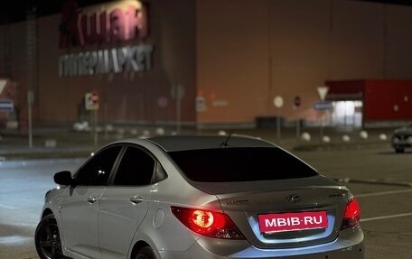 Hyundai Solaris II рестайлинг, 2011 год, 950 000 рублей, 6 фотография
