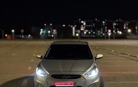 Hyundai Solaris II рестайлинг, 2011 год, 950 000 рублей, 2 фотография