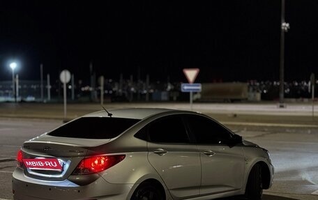 Hyundai Solaris II рестайлинг, 2011 год, 950 000 рублей, 4 фотография