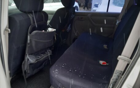 Toyota Land Cruiser 100 рестайлинг 2, 2005 год, 2 030 000 рублей, 6 фотография