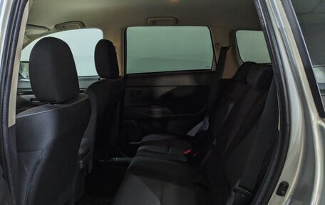 Mitsubishi Outlander III рестайлинг 3, 2020 год, 2 400 000 рублей, 3 фотография