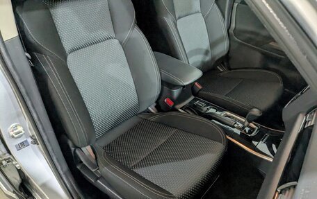 Mitsubishi Outlander III рестайлинг 3, 2020 год, 2 400 000 рублей, 12 фотография