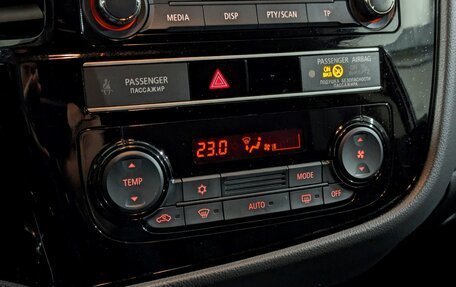 Mitsubishi Outlander III рестайлинг 3, 2020 год, 2 400 000 рублей, 18 фотография