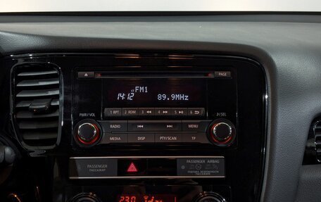 Mitsubishi Outlander III рестайлинг 3, 2020 год, 2 400 000 рублей, 22 фотография