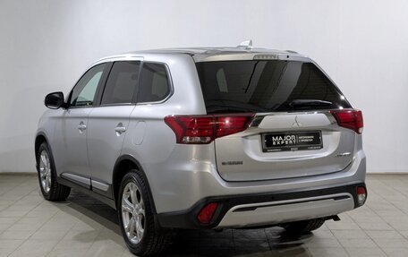 Mitsubishi Outlander III рестайлинг 3, 2020 год, 2 400 000 рублей, 25 фотография