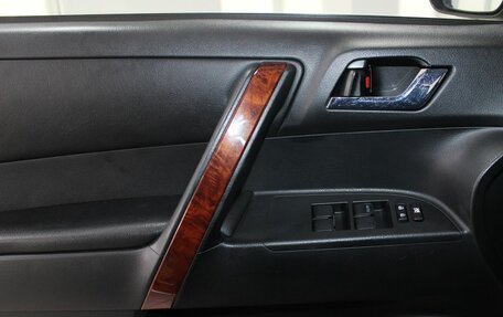 Toyota Highlander III, 2011 год, 1 979 900 рублей, 12 фотография