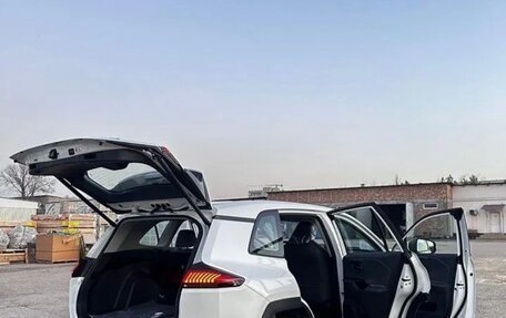 Toyota RAV4, 2026 год, 4 650 000 рублей, 2 фотография