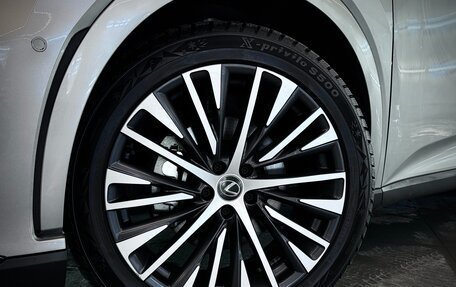 Lexus RX IV рестайлинг, 2023 год, 9 000 000 рублей, 12 фотография