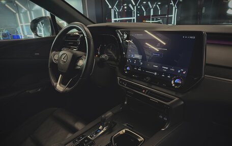 Lexus RX IV рестайлинг, 2023 год, 9 000 000 рублей, 31 фотография