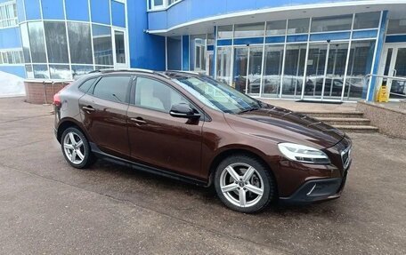 Volvo V40 Cross Country I, 2017 год, 1 699 000 рублей, 2 фотография