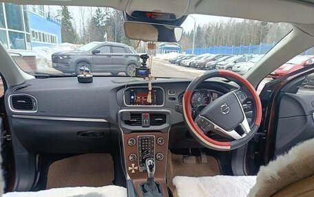 Volvo V40 Cross Country I, 2017 год, 1 699 000 рублей, 6 фотография