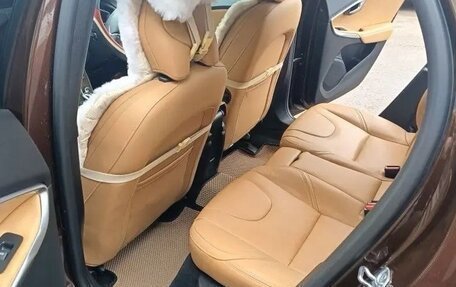 Volvo V40 Cross Country I, 2017 год, 1 699 000 рублей, 9 фотография