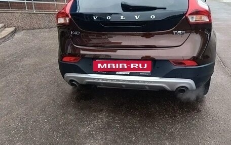 Volvo V40 Cross Country I, 2017 год, 1 699 000 рублей, 4 фотография