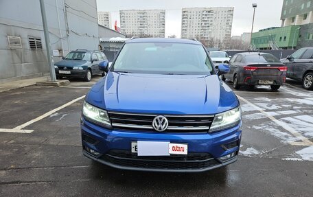 Volkswagen Tiguan II, 2018 год, 2 380 000 рублей, 3 фотография