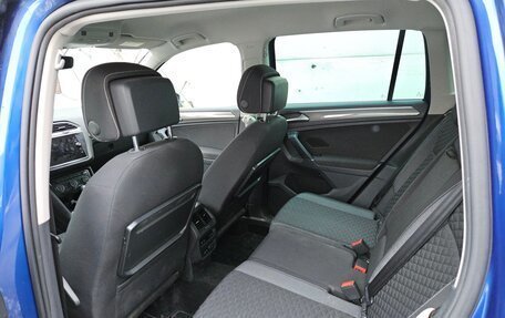 Volkswagen Tiguan II, 2018 год, 2 380 000 рублей, 14 фотография