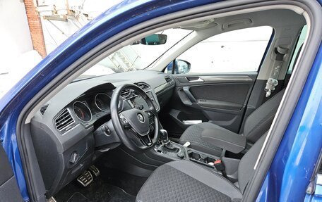 Volkswagen Tiguan II, 2018 год, 2 380 000 рублей, 13 фотография