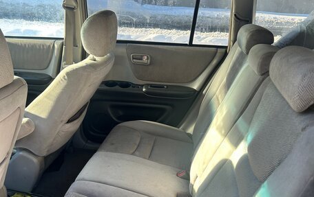 Toyota Highlander III, 2001 год, 958 000 рублей, 1 фотография