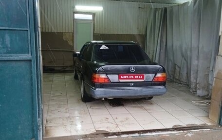 Mercedes-Benz W124, 1990 год, 330 000 рублей, 1 фотография