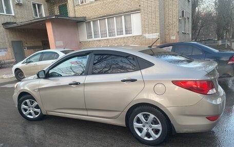 Hyundai Solaris II рестайлинг, 2012 год, 700 000 рублей, 1 фотография