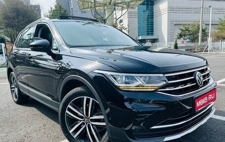 Volkswagen Tiguan II, 2021 год, 3 400 000 рублей, 1 фотография