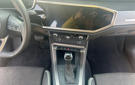 Audi Q3, 2022 год, 2 620 000 рублей, 13 фотография