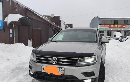 Volkswagen Tiguan II, 2019 год, 2 400 000 рублей, 4 фотография