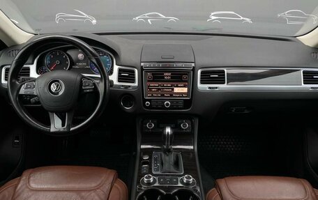 Volkswagen Touareg III, 2015 год, 2 586 700 рублей, 8 фотография