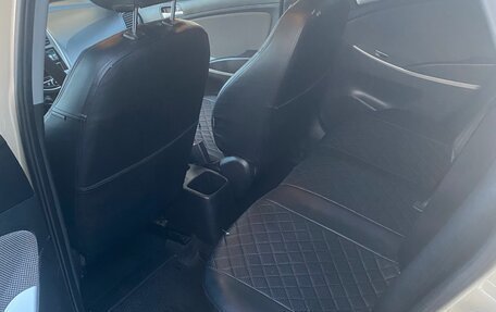 Hyundai Solaris II рестайлинг, 2012 год, 700 000 рублей, 8 фотография