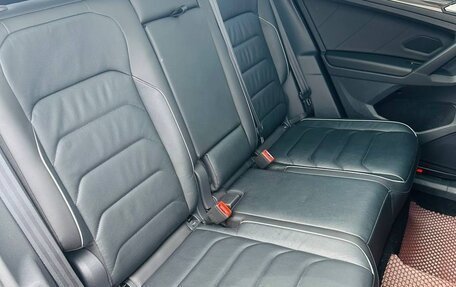 Volkswagen Tiguan II, 2021 год, 3 400 000 рублей, 23 фотография