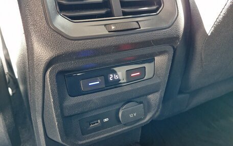 Volkswagen Tiguan II, 2020 год, 2 155 000 рублей, 17 фотография