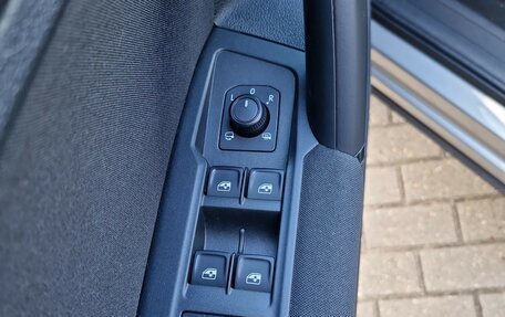 Volkswagen Tiguan II, 2020 год, 2 155 000 рублей, 15 фотография