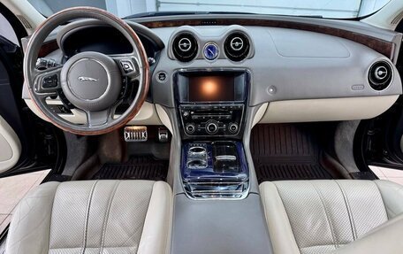 Jaguar XJ IV (X351), 2012 год, 1 850 000 рублей, 13 фотография