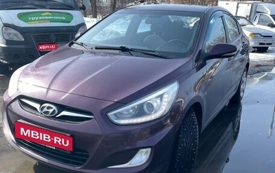 Hyundai Solaris II рестайлинг, 2013 год, 900 000 рублей, 1 фотография