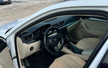 Skoda Superb III рестайлинг, 2015 год, 1 670 000 рублей, 12 фотография