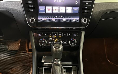 Skoda Superb III рестайлинг, 2018 год, 2 200 000 рублей, 15 фотография