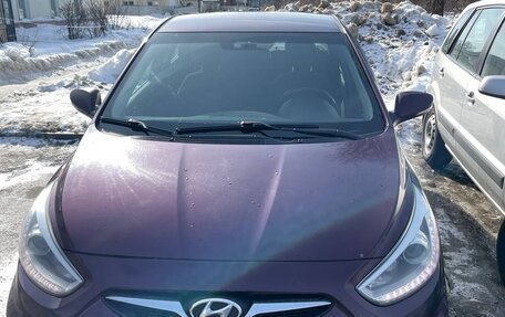 Hyundai Solaris II рестайлинг, 2013 год, 900 000 рублей, 5 фотография