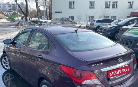 Hyundai Solaris II рестайлинг, 2013 год, 900 000 рублей, 3 фотография