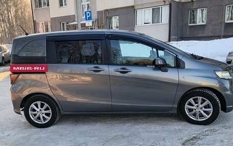 Honda Freed I, 2010 год, 820 000 рублей, 4 фотография