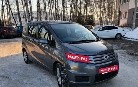 Honda Freed I, 2010 год, 820 000 рублей, 3 фотография