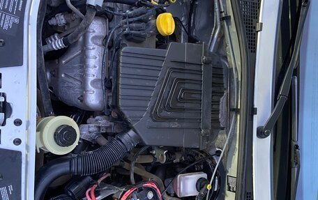 Renault Sandero I, 2013 год, 850 000 рублей, 2 фотография