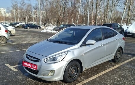 Hyundai Solaris II рестайлинг, 2012 год, 900 000 рублей, 2 фотография