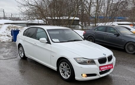 BMW 3 серия, 2011 год, 950 000 рублей, 3 фотография