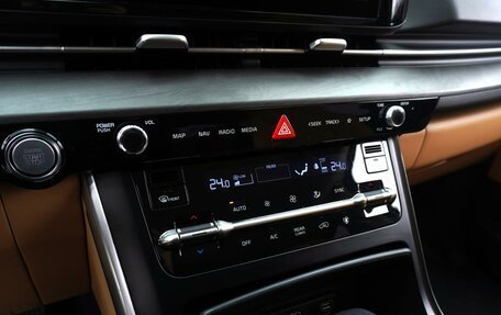 KIA Carnival, 2021 год, 4 900 000 рублей, 31 фотография