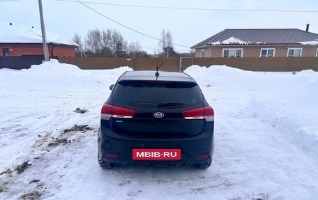 KIA Rio III рестайлинг, 2017 год, 999 000 рублей, 5 фотография