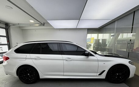 BMW 5 серия, 2019 год, 3 889 000 рублей, 4 фотография