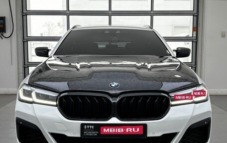 BMW 5 серия, 2019 год, 3 889 000 рублей, 2 фотография