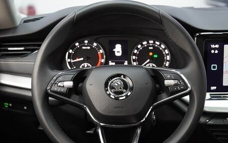 Skoda Octavia IV, 2022 год, 2 100 000 рублей, 10 фотография