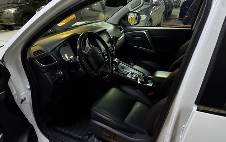 Mitsubishi Pajero Sport III рестайлинг, 2022 год, 5 500 000 рублей, 13 фотография